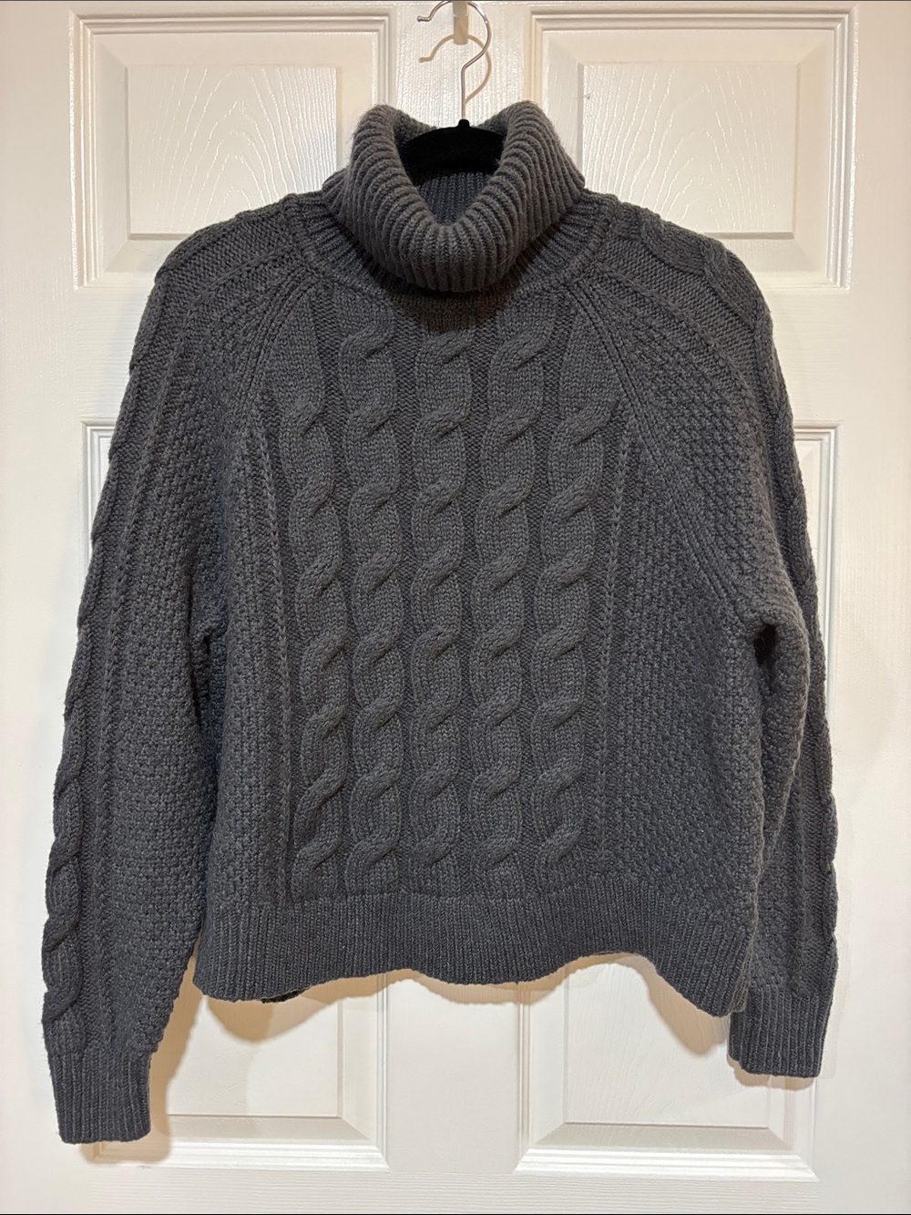 GAP Charcoal Gray Turtle Neck Sweater Size XS
